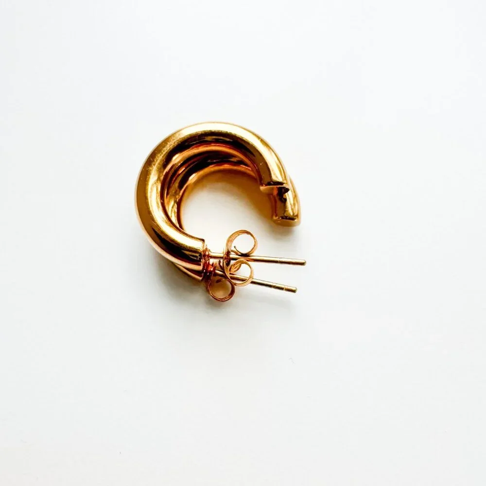 CENDRÉ Farrah Hoop Earrings – Gold - Picture 7 of 8